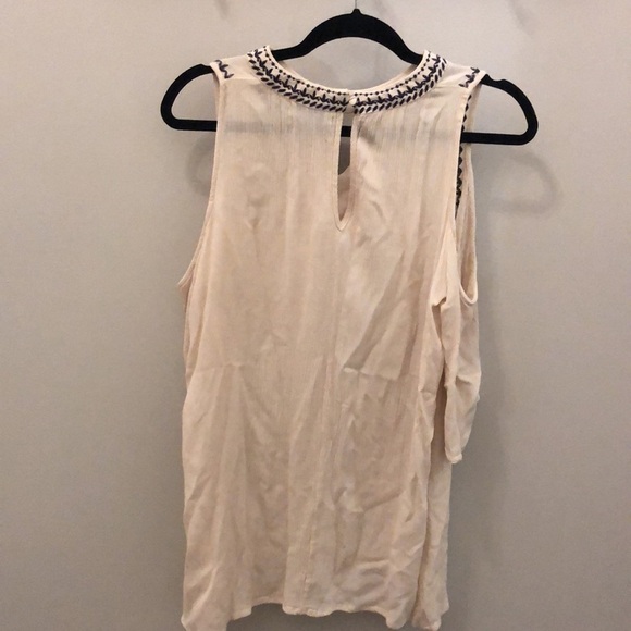 She + Sky Cold Shoulder Top Embroidered Size Medium Boho - Picture 7 of 10
